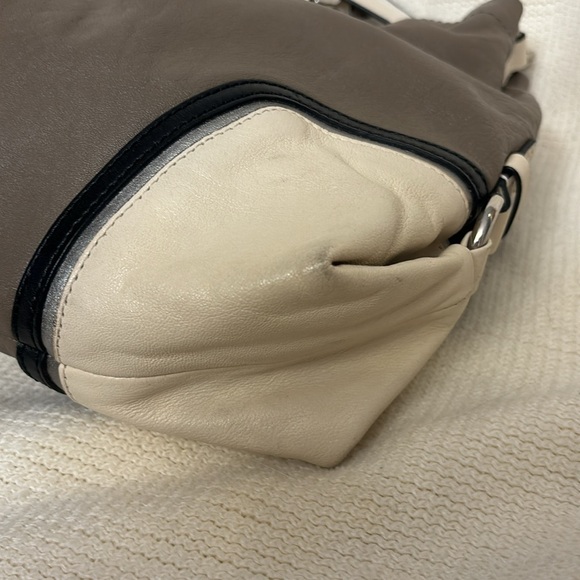 Coach Ashley Black, Taupe & Cream Leather Handbag with Dustbag - Picture 5 of 16